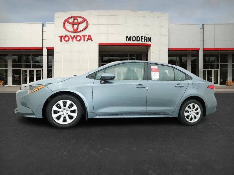 2025 Toyota Corolla LE photo 7