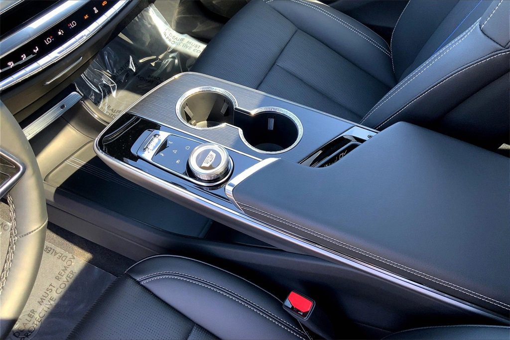 2025 Cadillac Lyriq Luxury photo 10