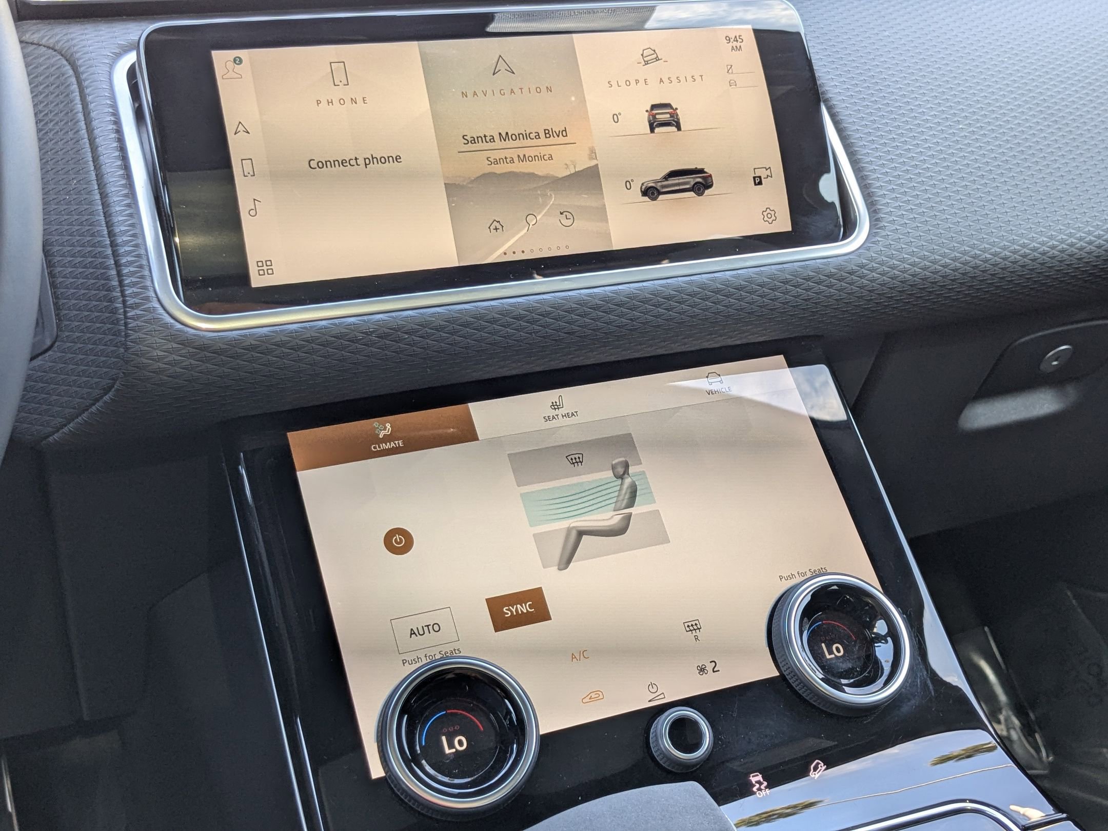 2023 Land Rover Range Rover Velar R-Dynamic S photo 13