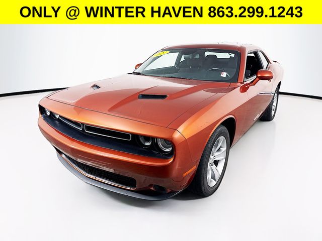 2022 Dodge Challenger SXT photo 3