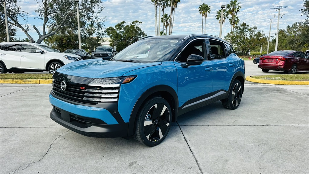 2025 Nissan Kicks SR photo 3