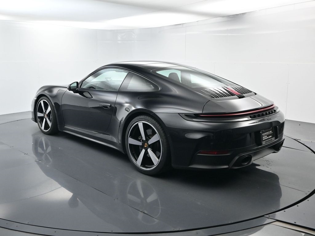 2025 Porsche 911 photo 3