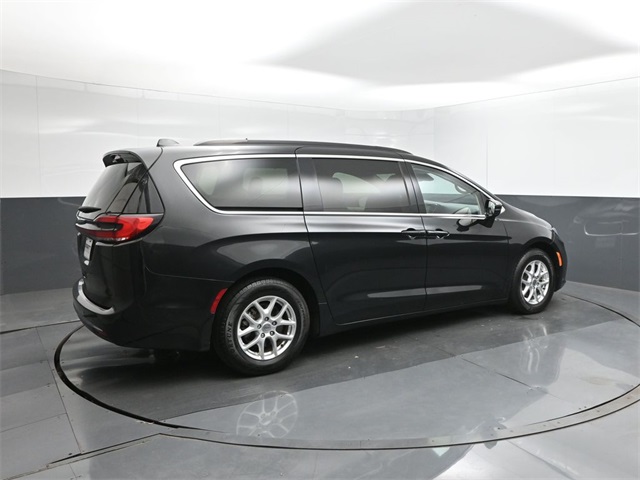 2022 Chrysler Pacifica Touring L photo 14