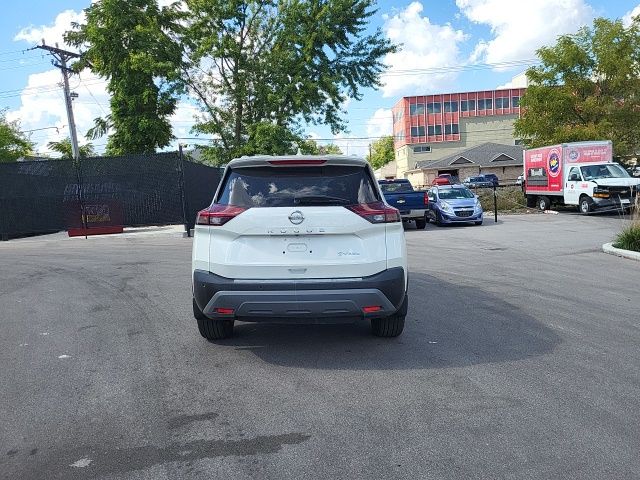2021 Nissan Rogue SV photo 4