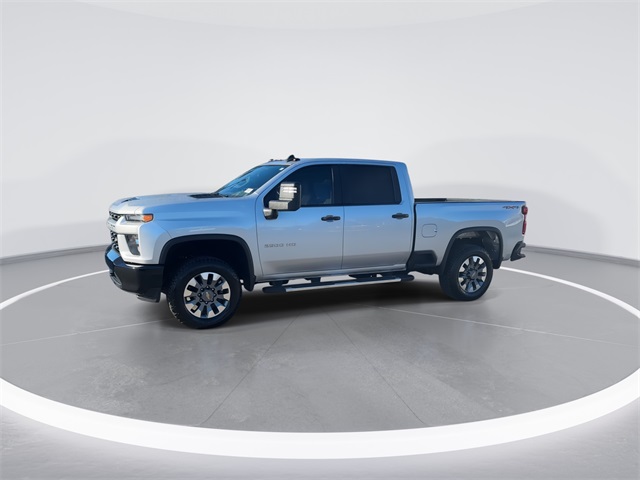 2023 Chevrolet Silverado 2500HD Custom photo 3
