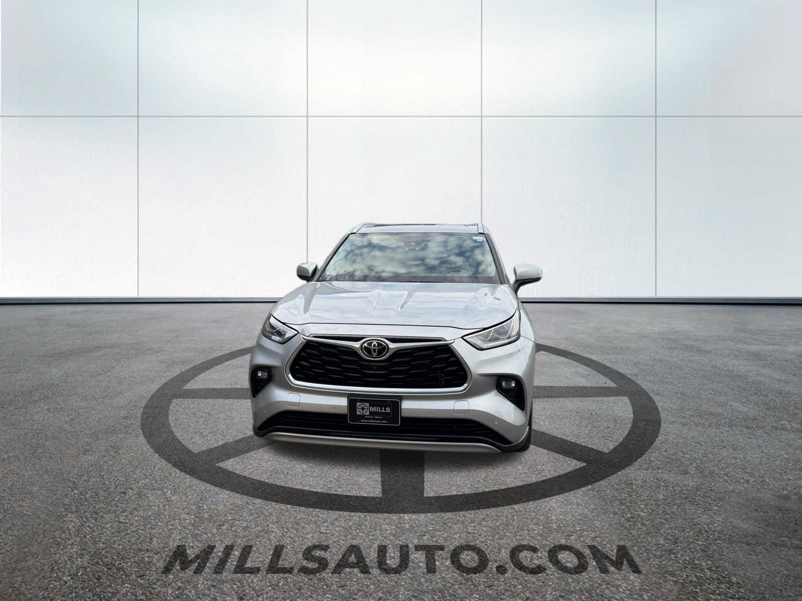Used 2022 Toyota Highlander Platinum with VIN 5TDFZRBH8NS184874 for sale in Brainerd, Minnesota