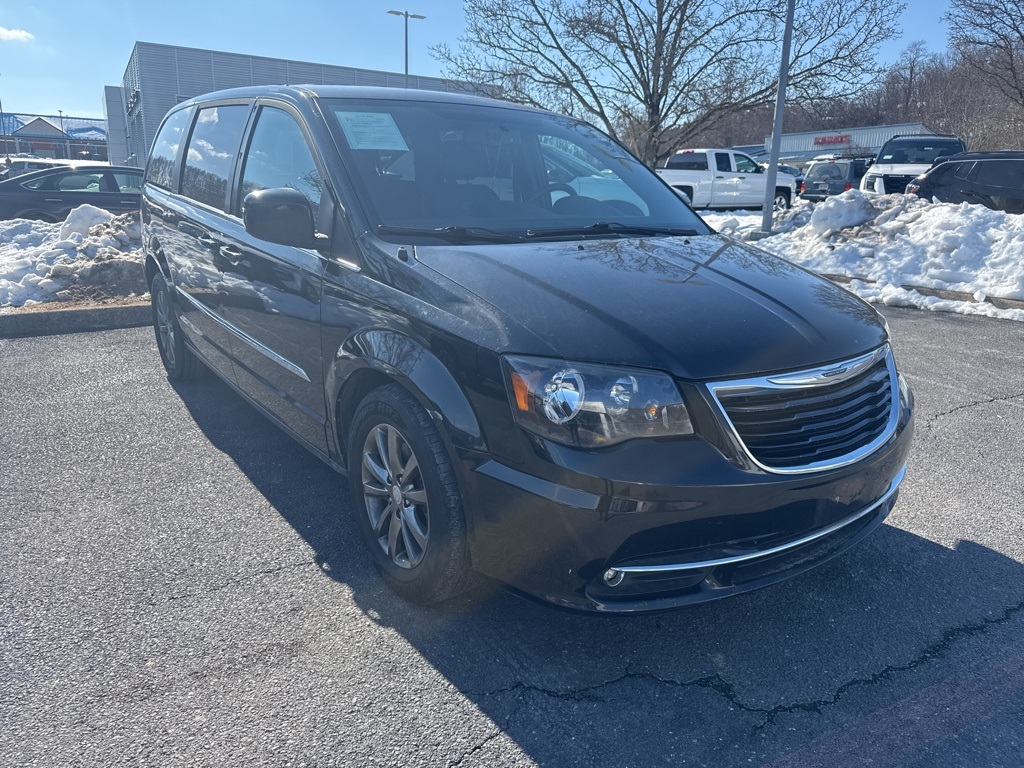 2015 Chrysler Town & Country S