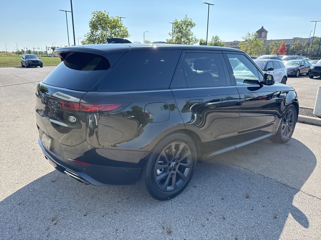 2023 Land Rover Range Rover Sport SE photo 4