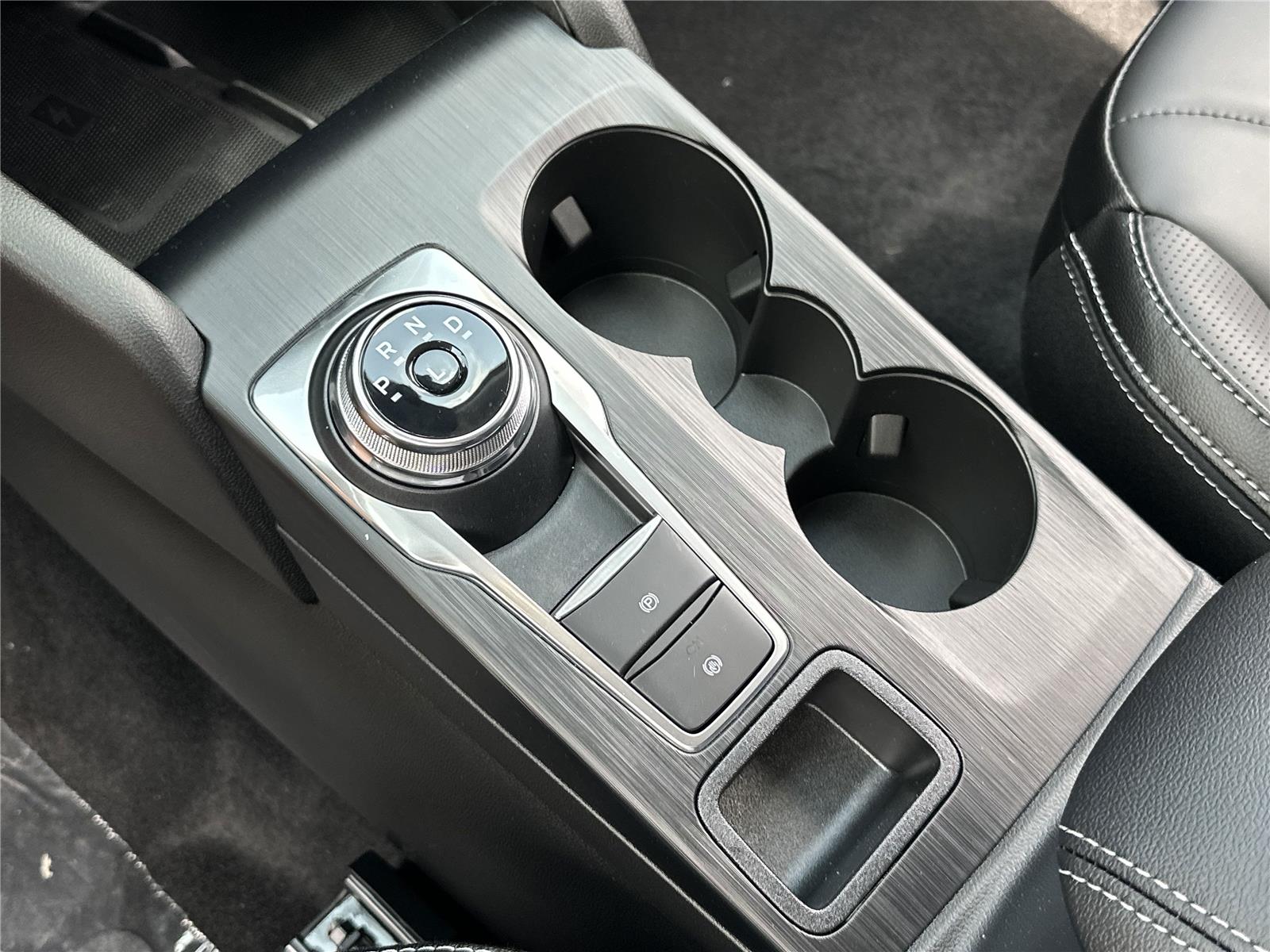 2025 Ford Escape Plug-In Hybrid photo 10