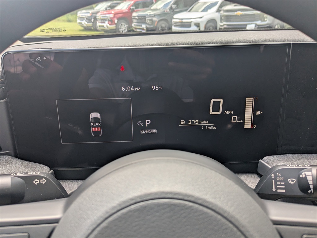 2025 Nissan Kicks SV photo 23