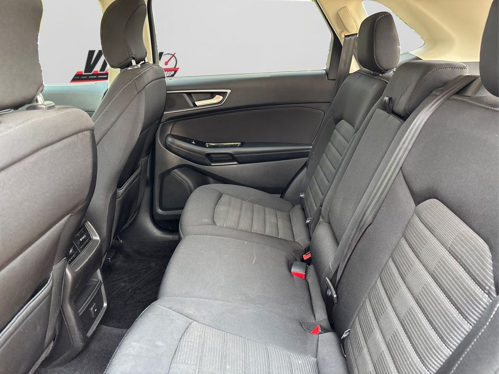 2015 Ford Edge SEL photo 10