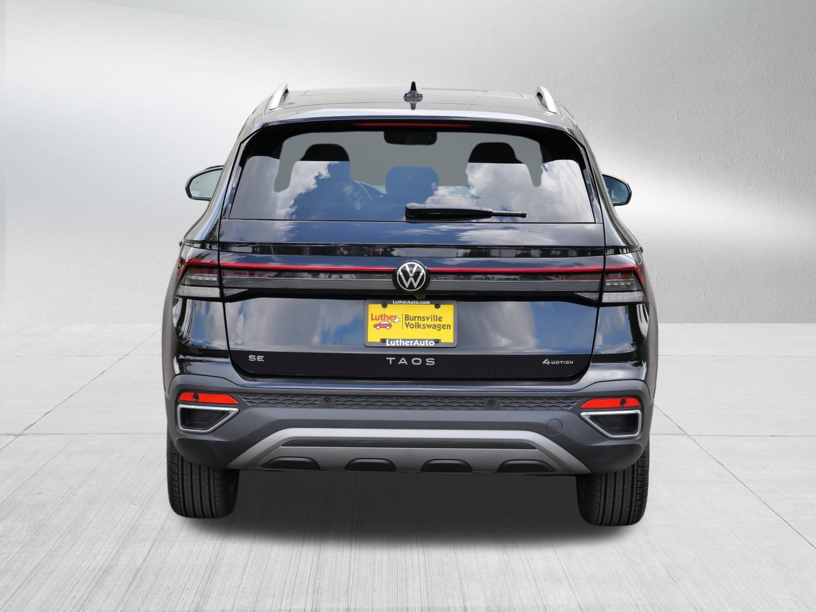 2025 Volkswagen Taos SE photo 6