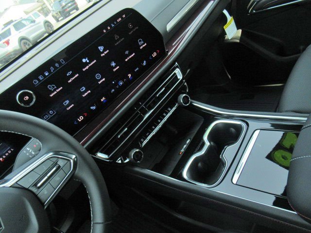 2026 Chevrolet Traverse Z71 photo 22