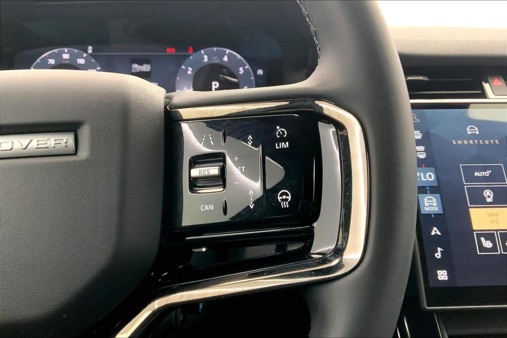 2025 Land Rover Range Rover Evoque Dynamic SE photo 11