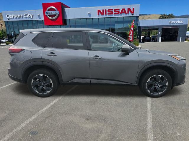 2024 Nissan Rogue SV photo 3
