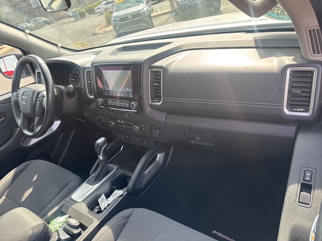 2024 Nissan Frontier SV photo 9