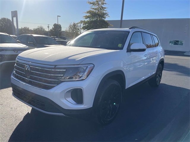 2026 Volkswagen Atlas SE Technology photo 2