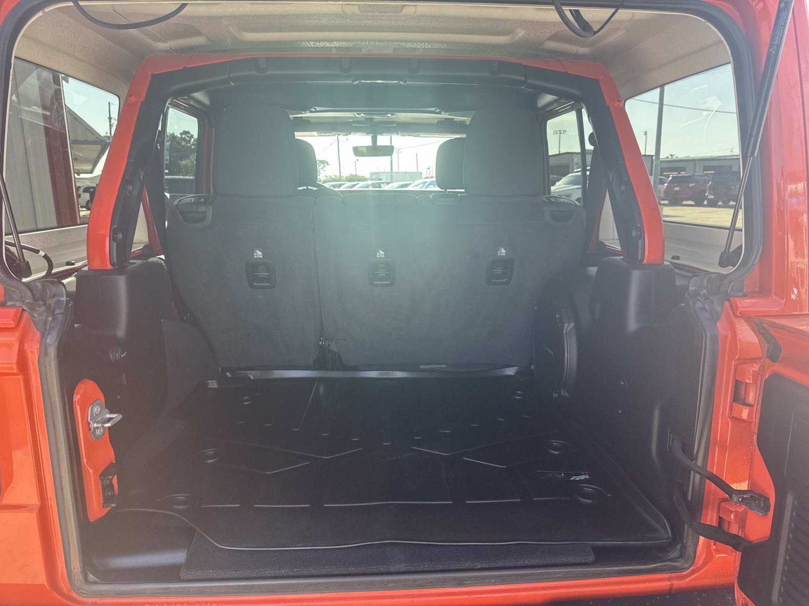 2020 Jeep Wrangler Unlimited Sahara photo 2