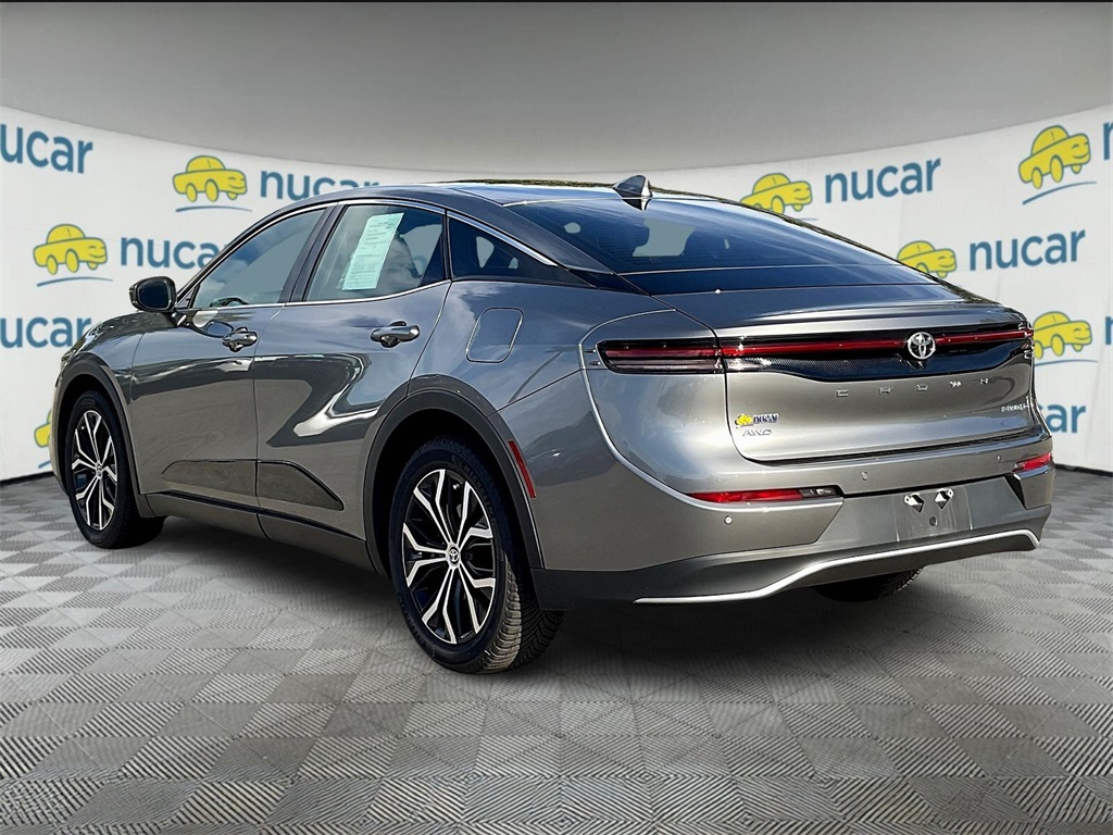 2023 Toyota Crown Limited photo 4