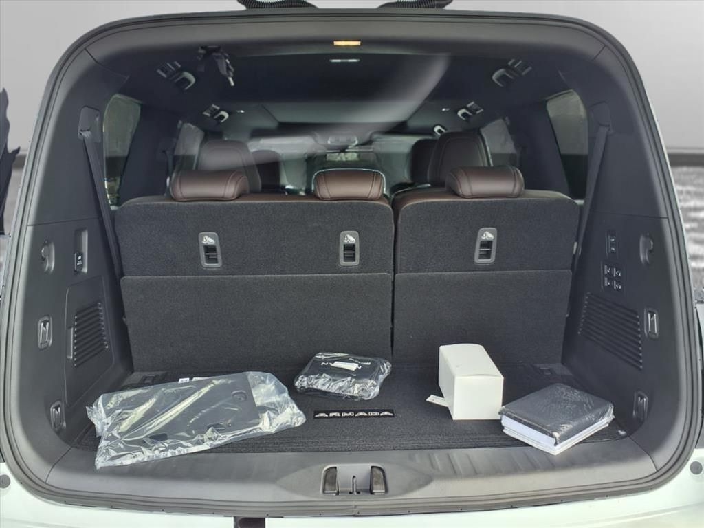 2025 Nissan Armada Platinum Reserve photo 16