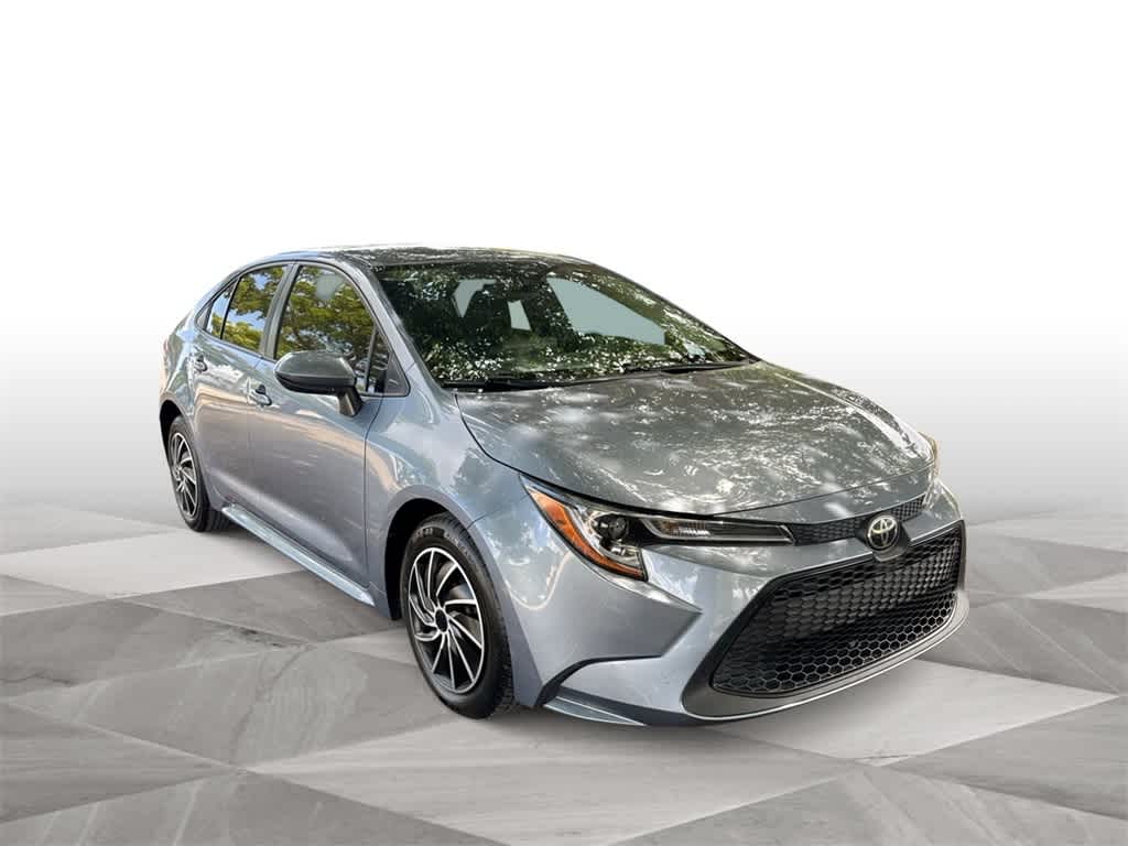 Used 2022 Toyota Corolla LE with VIN JTDEPMAE3NJ201220 for sale in Doral, FL