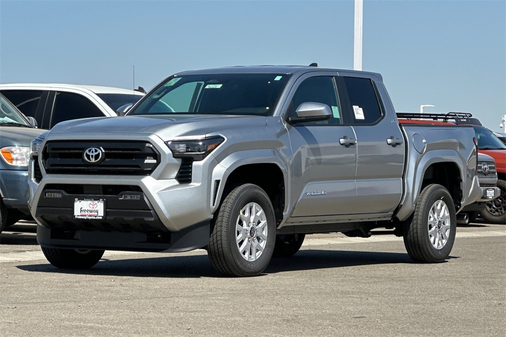 2025 Toyota Tacoma SR5 4x4 Double Cab photo 8