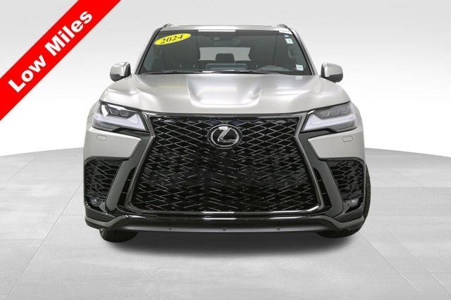 2024 Lexus LX 600 F SPORT photo 3