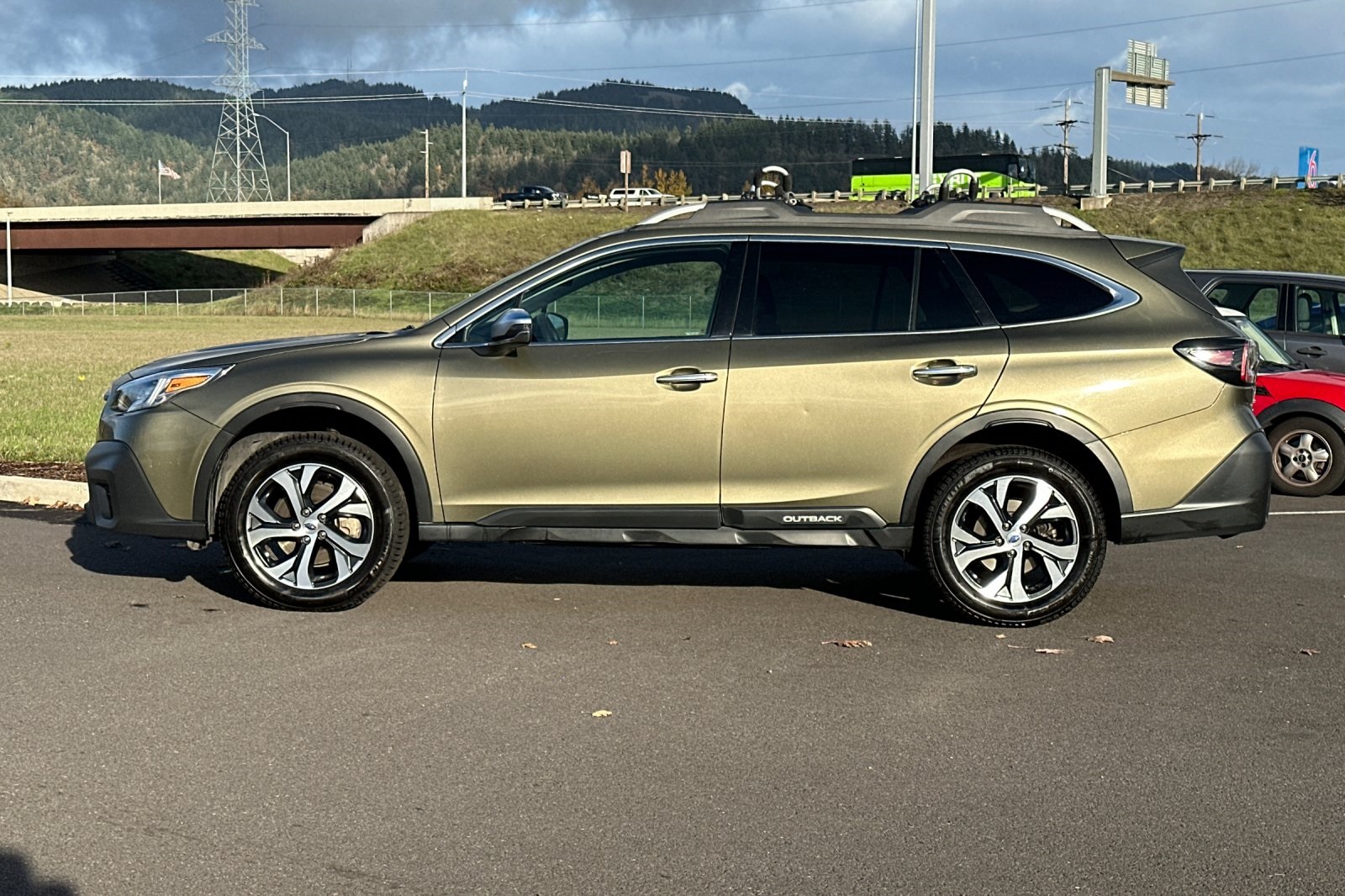 2022 Subaru Outback Touring photo 4