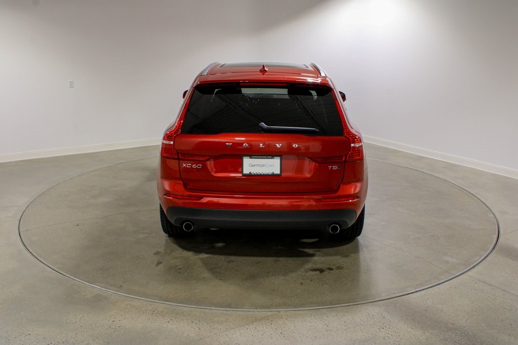 2021 Volvo XC60 T5 Momentum photo 4