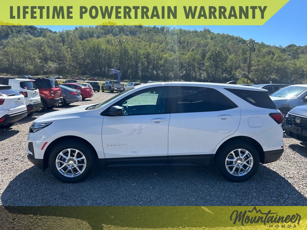 2023 Chevrolet Equinox LS photo 2