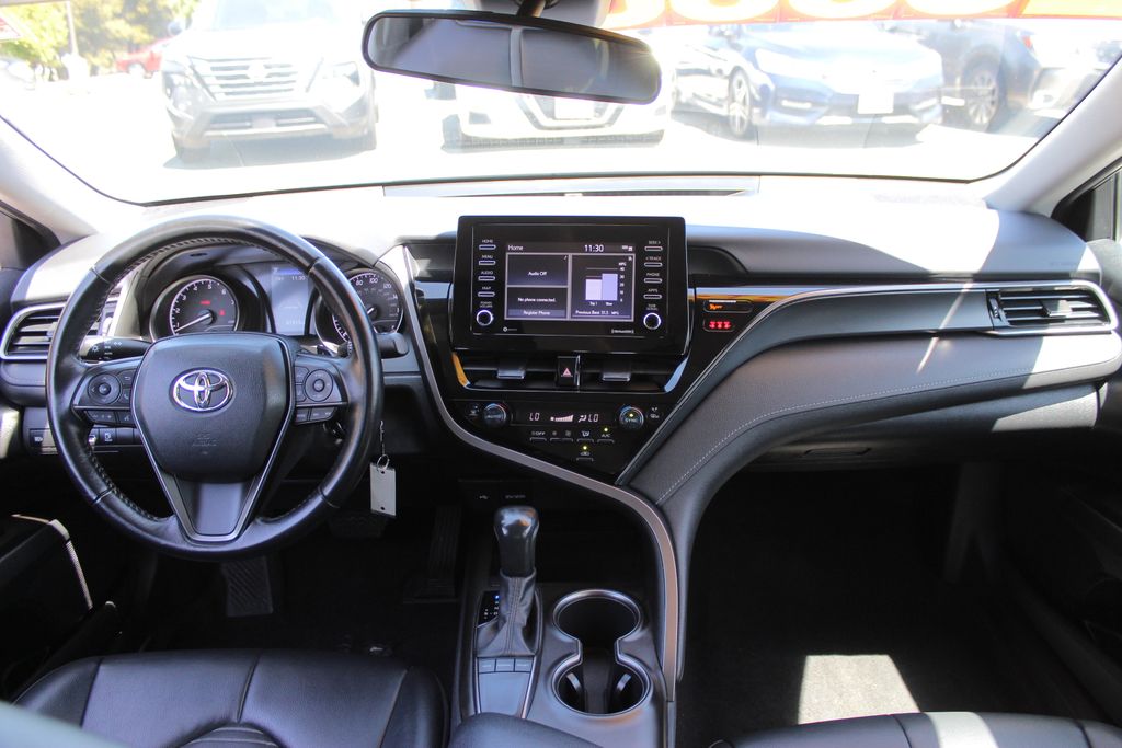 2022 Toyota Camry SE photo 15