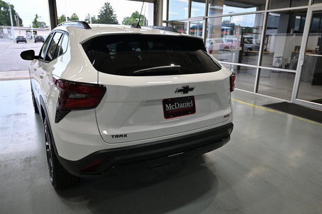 2025 Chevrolet Trax photo 5