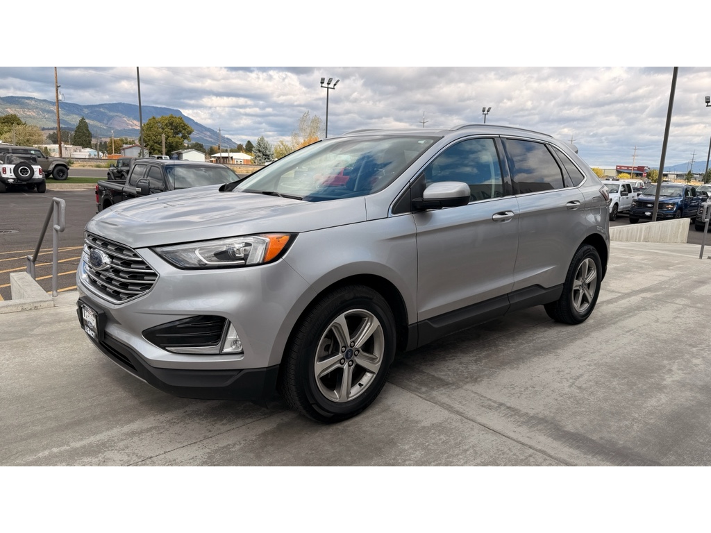 2021 Ford Edge SEL photo 3