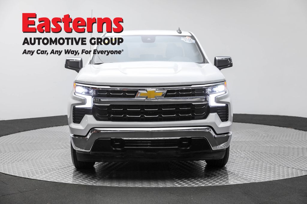 2023 Chevrolet Silverado 1500 LT photo 2