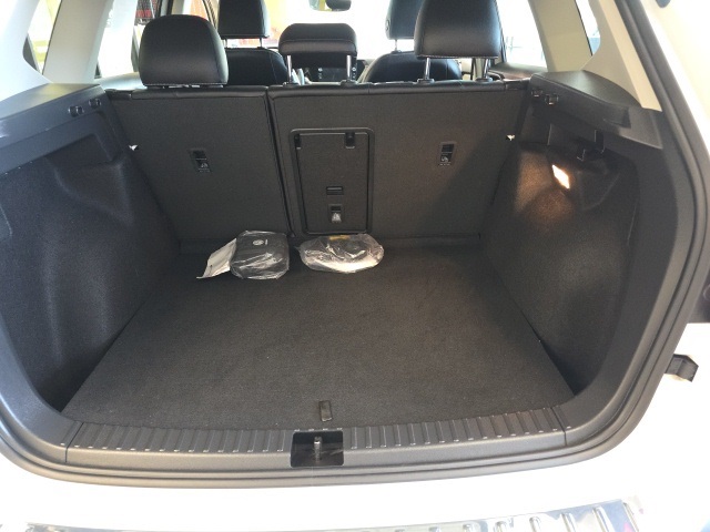 2023 Volkswagen Taos SEL photo 34