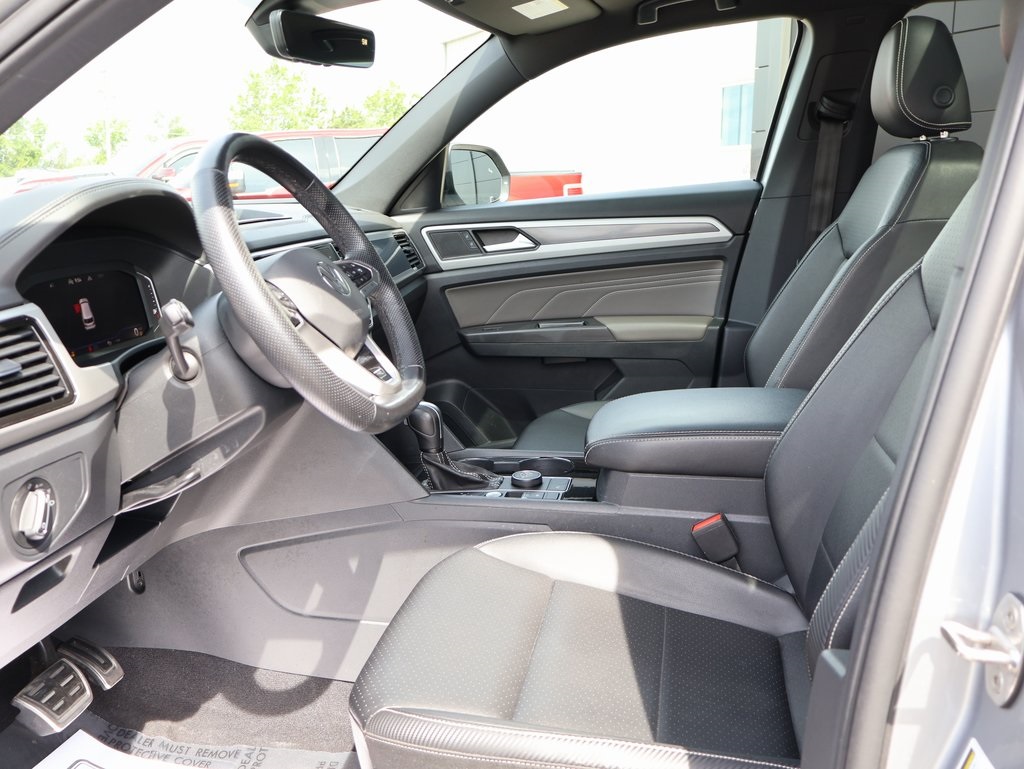 2023 Volkswagen Atlas Cross Sport V6 SEL R-Line photo 22