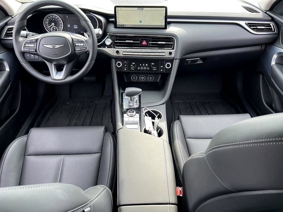 2025 Genesis G70 2.5T photo 6