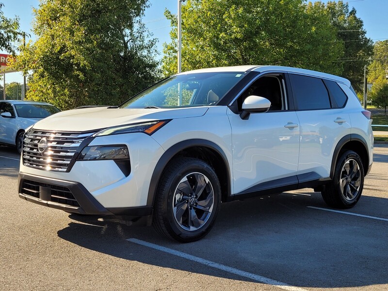 2024 Nissan Rogue SV photo 4