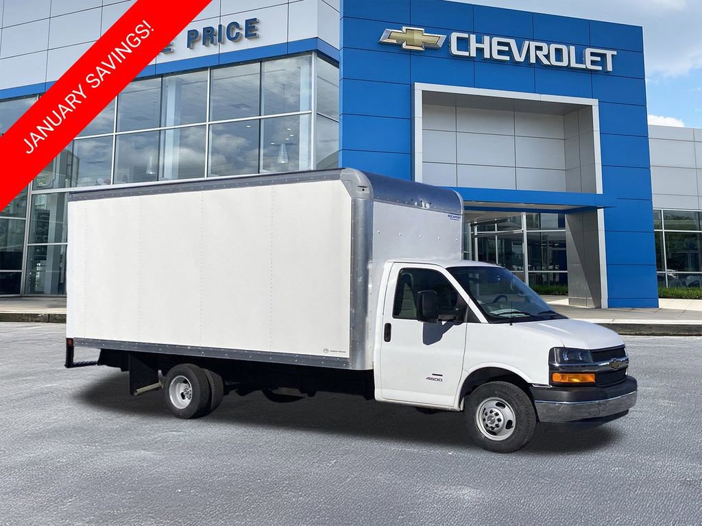 2025 Chevrolet Express Base's photo