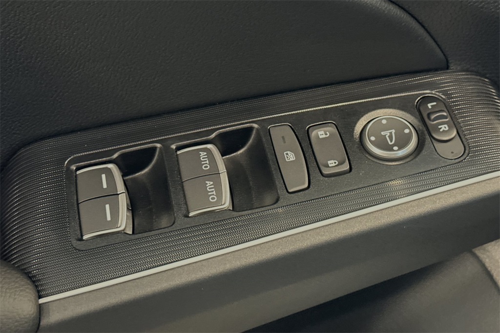 2025 Honda Civic Hybrid Sport Touring photo 10