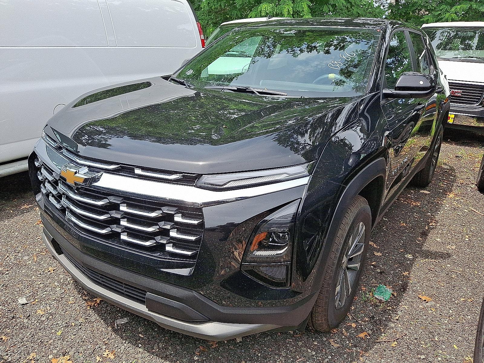 2026 Chevrolet Equinox LT photo 2