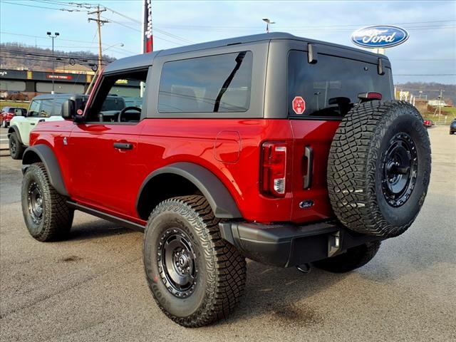 2024 Ford Bronco Black Diamond photo 3