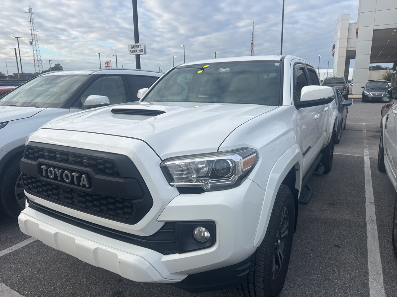 2017 Toyota Tacoma TRD Sport's photo