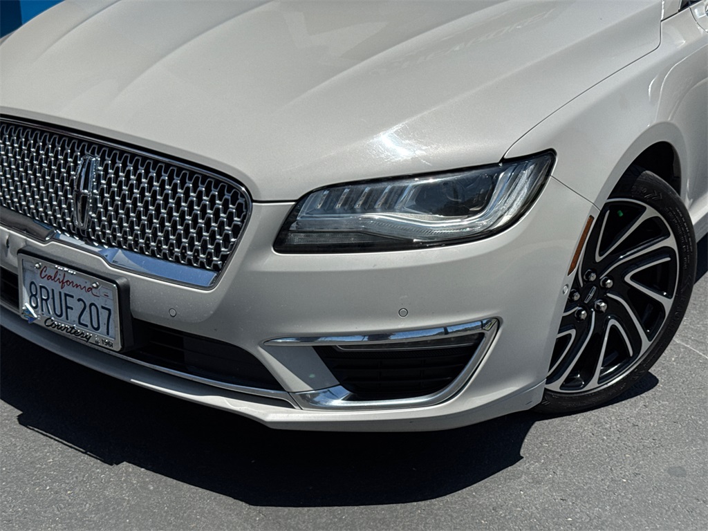 2020 Lincoln MKZ Hybrid Reserve photo 2