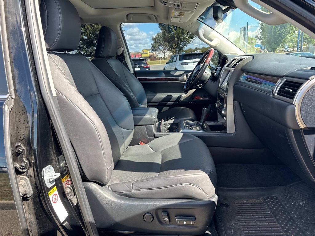 2019 Lexus GX 460 photo 10