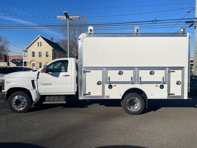 2024 Chevrolet Silverado 5500HD Work Truck photo 2