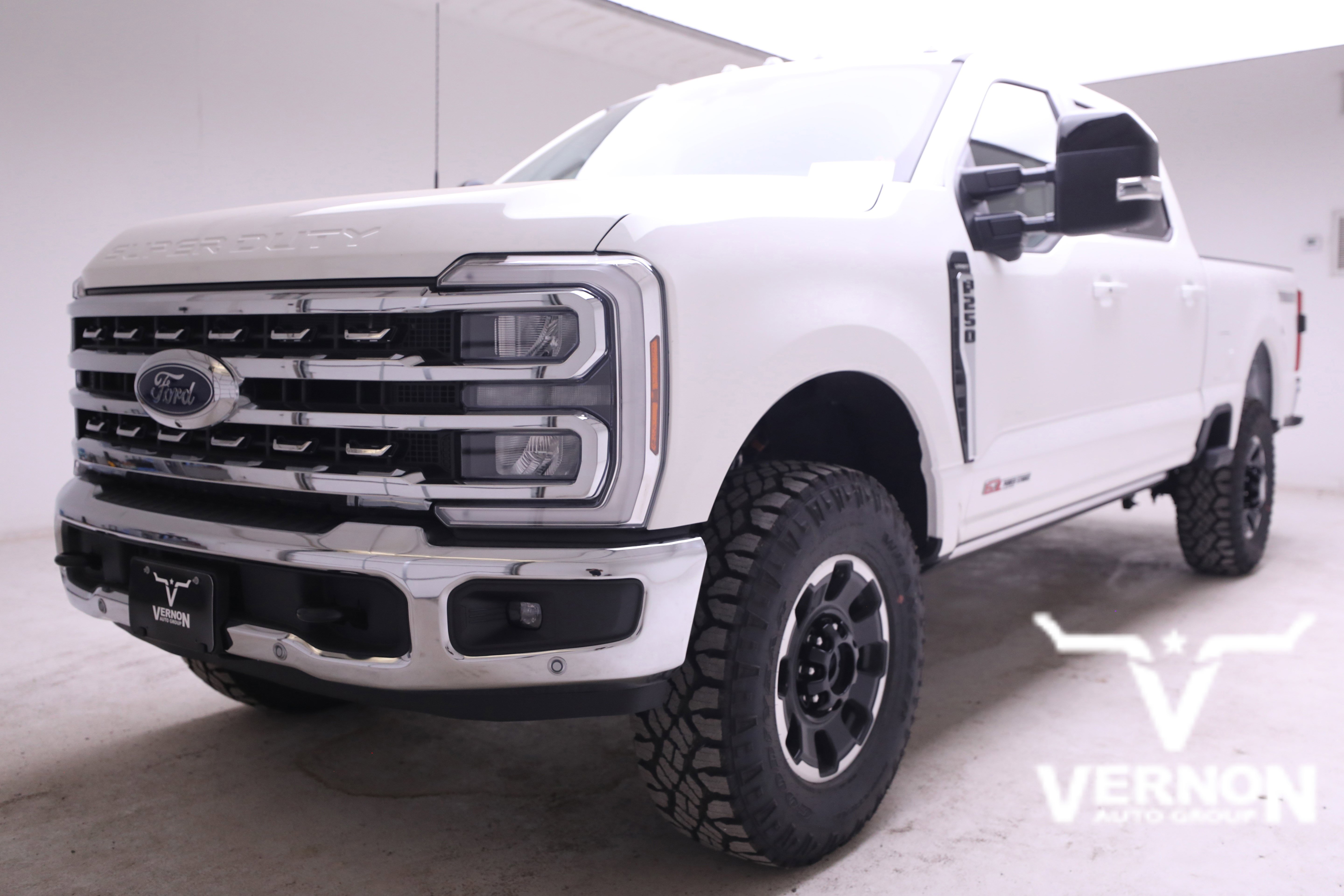 TFW49 フーディ WHITE New 2026 Ford F-350SD XL 4D Crew Cab in Austin