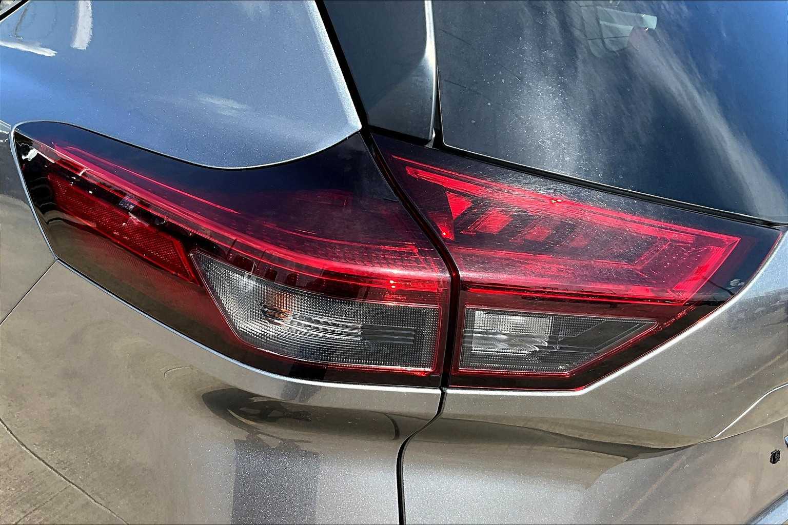 2023 Nissan Rogue SV photo 24