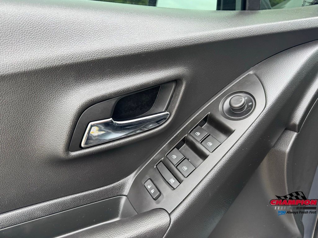 2019 Chevrolet Trax LT photo 13