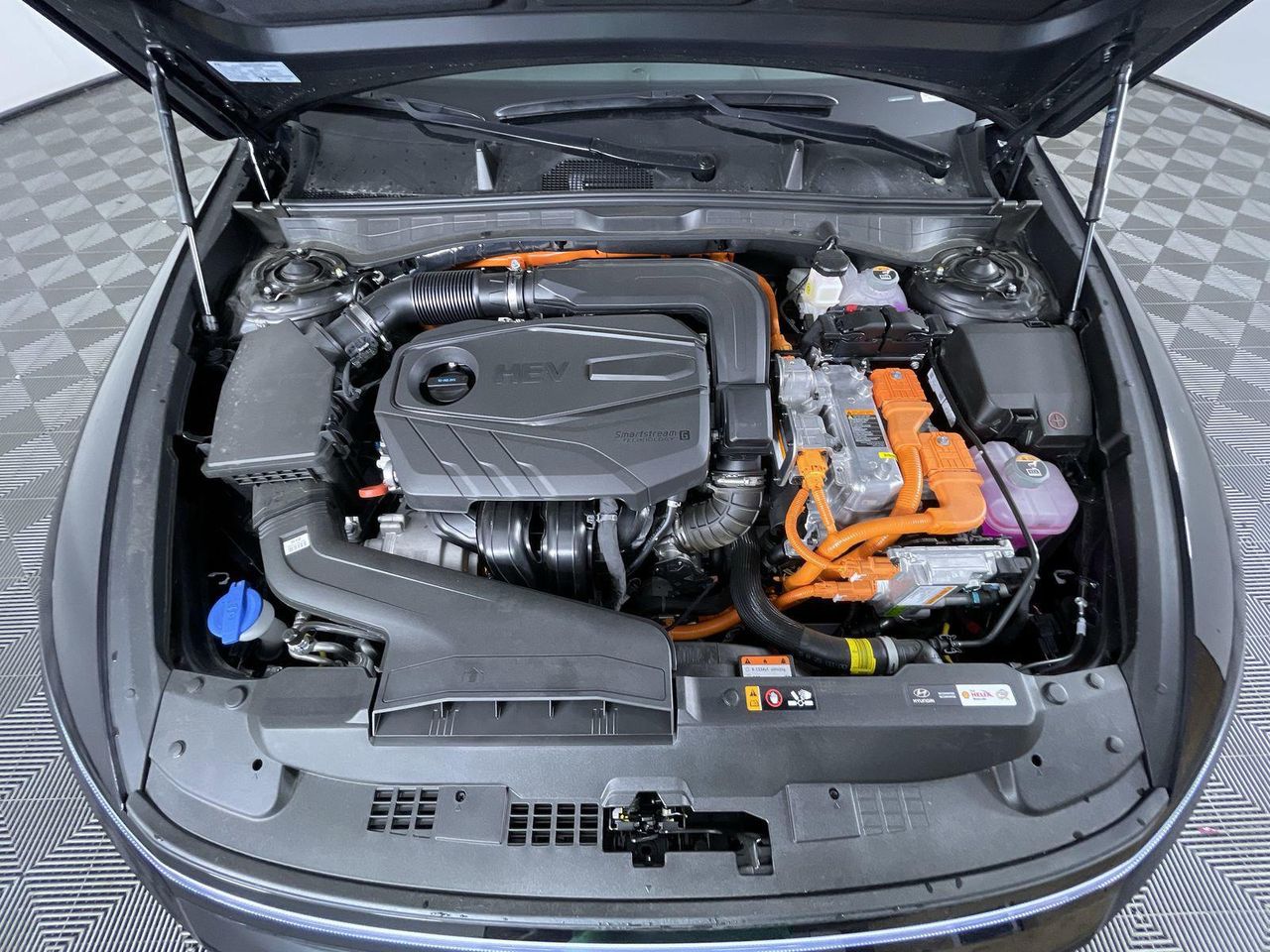 2025 Hyundai Sonata Hybrid SE photo 9